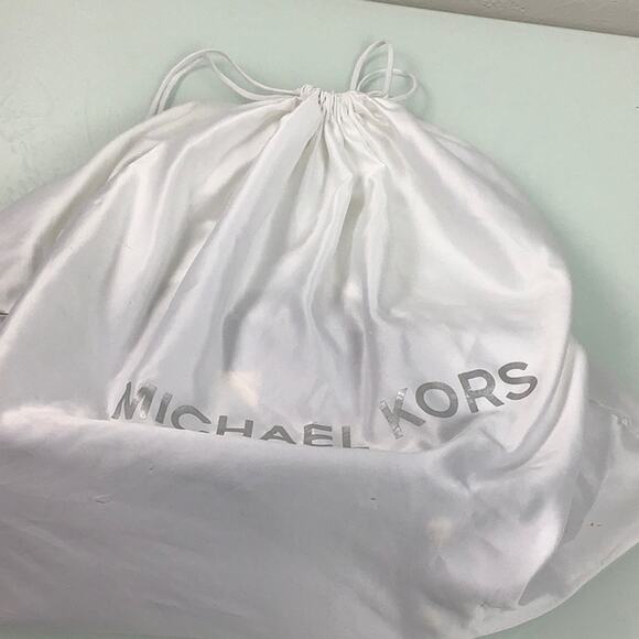 Michael Kors Delaney Gold hardware & Chain Link Studded shoulder bag w dust bag - Picture 15 of 16